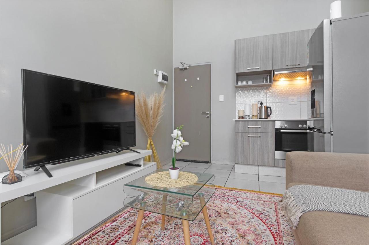 Urban Oasis Apartments At The Bolton Johannesburg Exterior photo