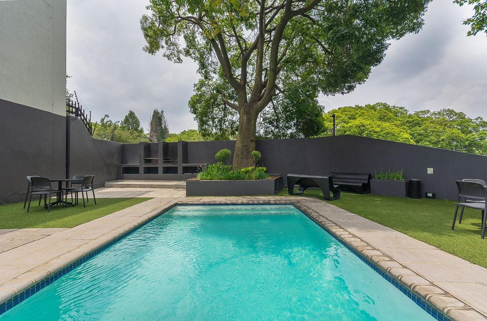 Urban Oasis Apartments At The Bolton Johannesburg Exterior photo